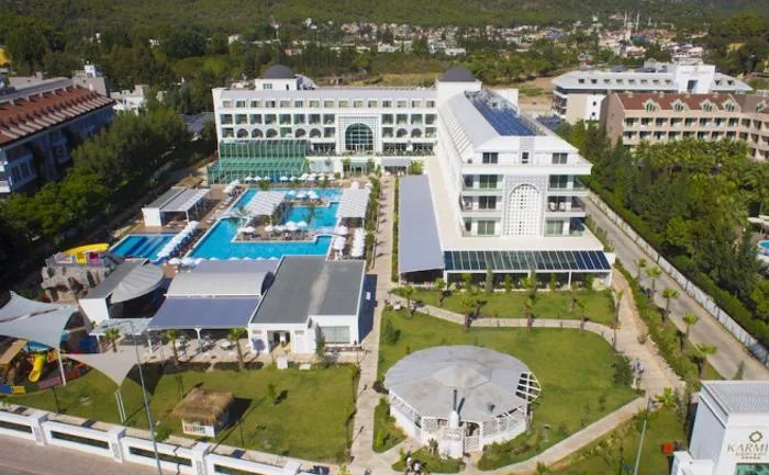Karmir Resort & Spa