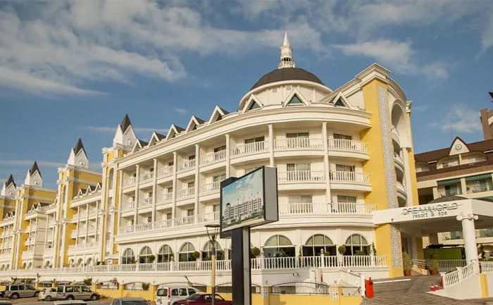 Dream World Resort & Spa